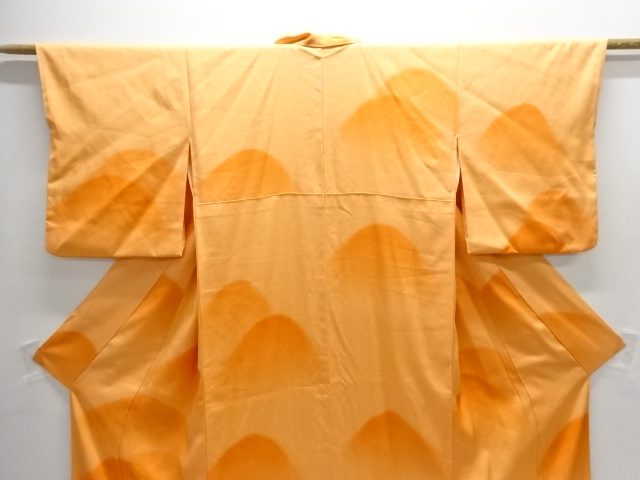  遠山模様刺繍一つ紋付け下げ色無地着物